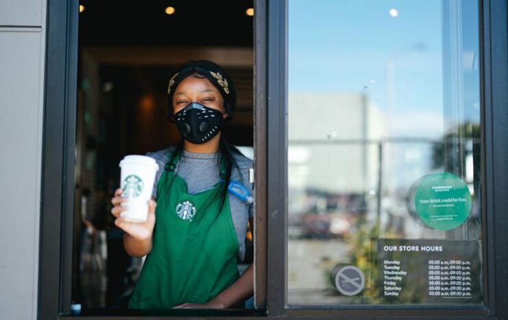 Starbucks anuncia cómo será su 'drive-thru' del futuro - Just Retail