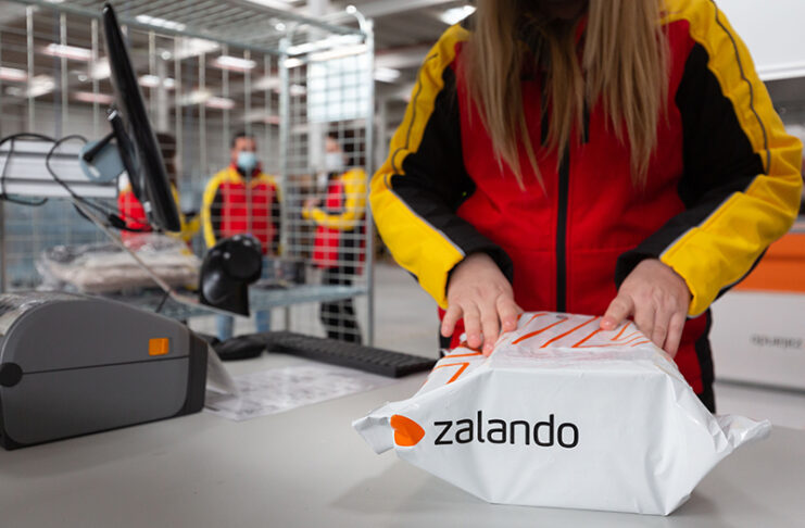 Centro logístico DHL Zalando paquete noticias retail