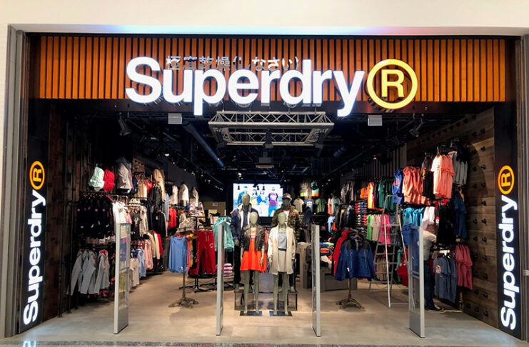 Superdry acelera estrategia algodón orgánico noticias retail