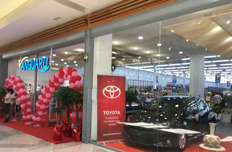 Vanguard abre tienda 2.000 m2 Ventanal Sierra noticias retail
