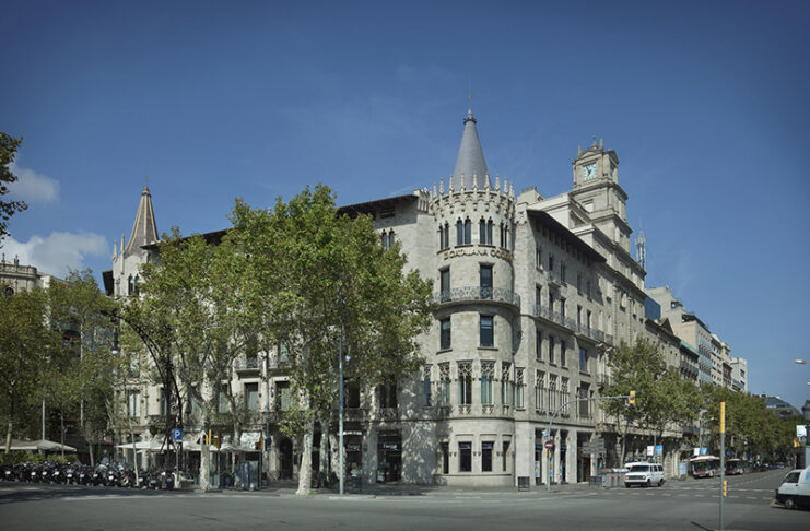 Adidas flagship store paseo de Gracia Barcelona Palau Pascual i Pons noticias retail