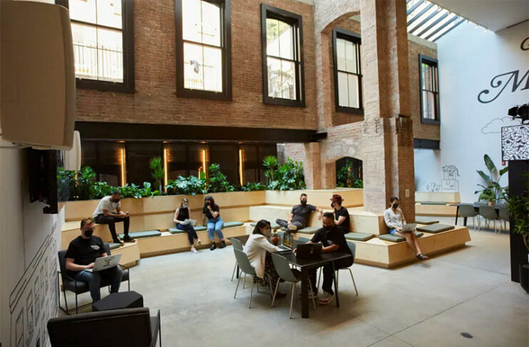 Shopify hub emprendimiento Nueva York noticias retail