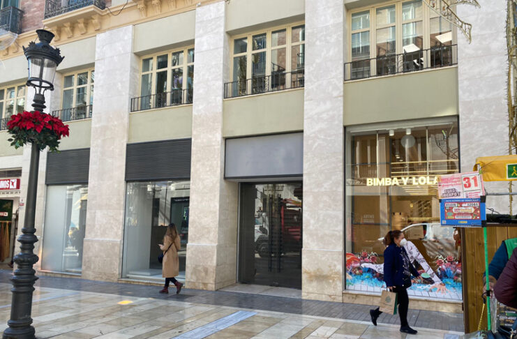 Adolfo Dominguez Malaga tienda reubicacion Savills Aguirre Newman moda noticias retail