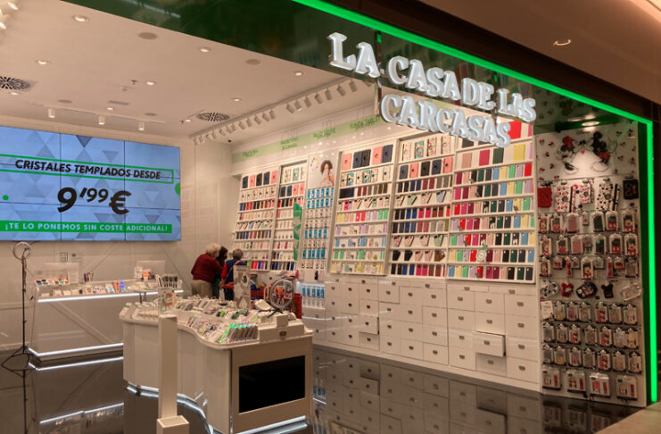 La Casa de las Carcasas apertura El Ingenio accesorios noticias retail
