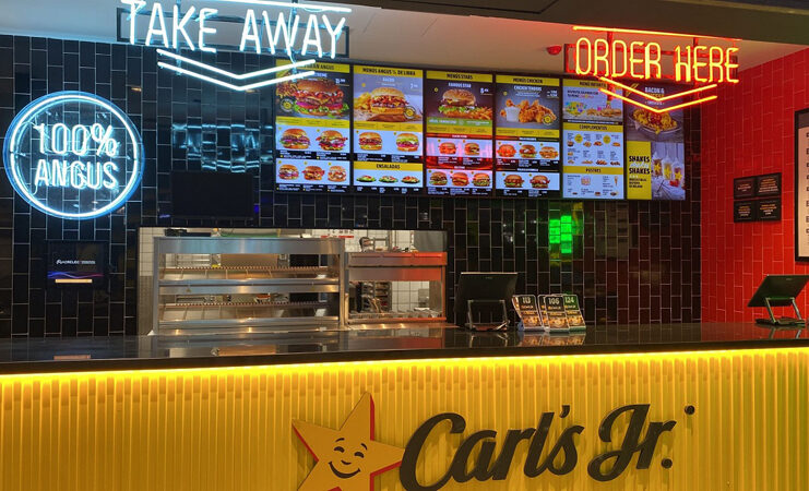 Carl's Jr aperturas restauración