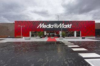 Iberdrola y MediaMarkt firman un acuerdo de suministro de energía renovable para sus centros en España